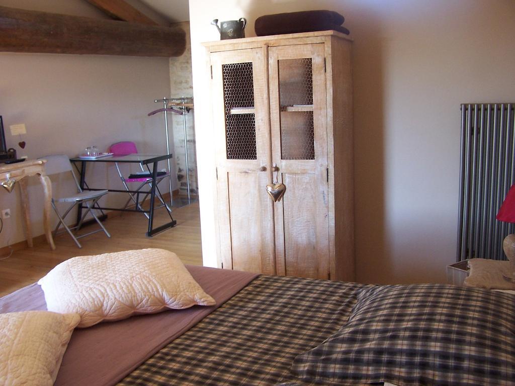 Clos De Pomeir Guest House Pommiers  Cameră foto